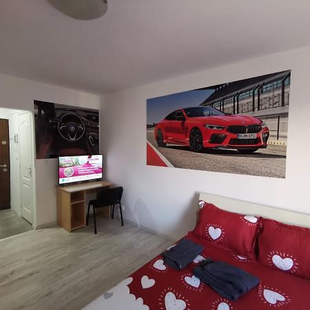 Bmw Studio Apartment Букурещ Екстериор снимка