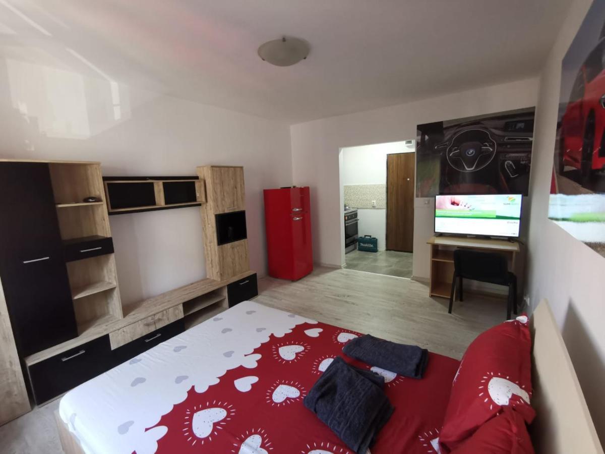 Bmw Studio Apartment Букурещ Екстериор снимка